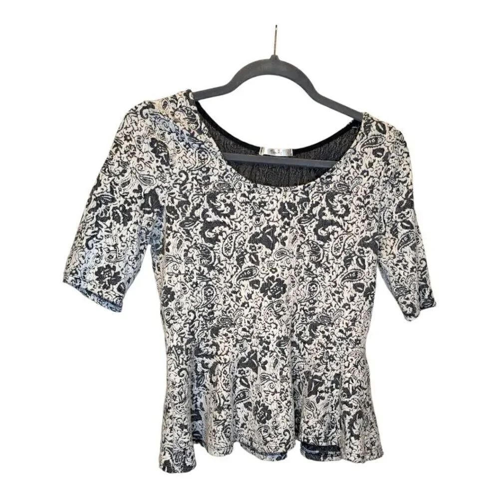 Timing Scoop Neck Blouse